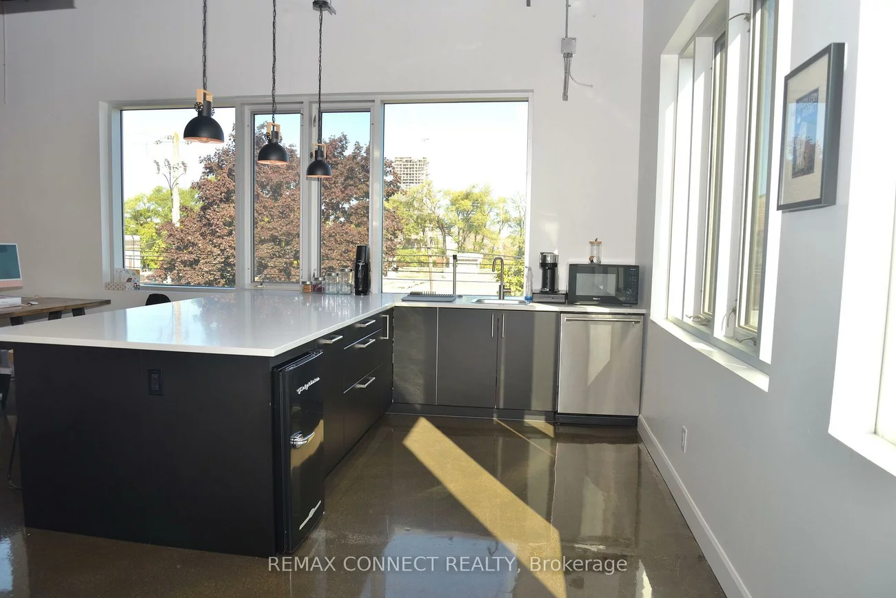 41, Industrial, Thorncliffe Park, Toronto