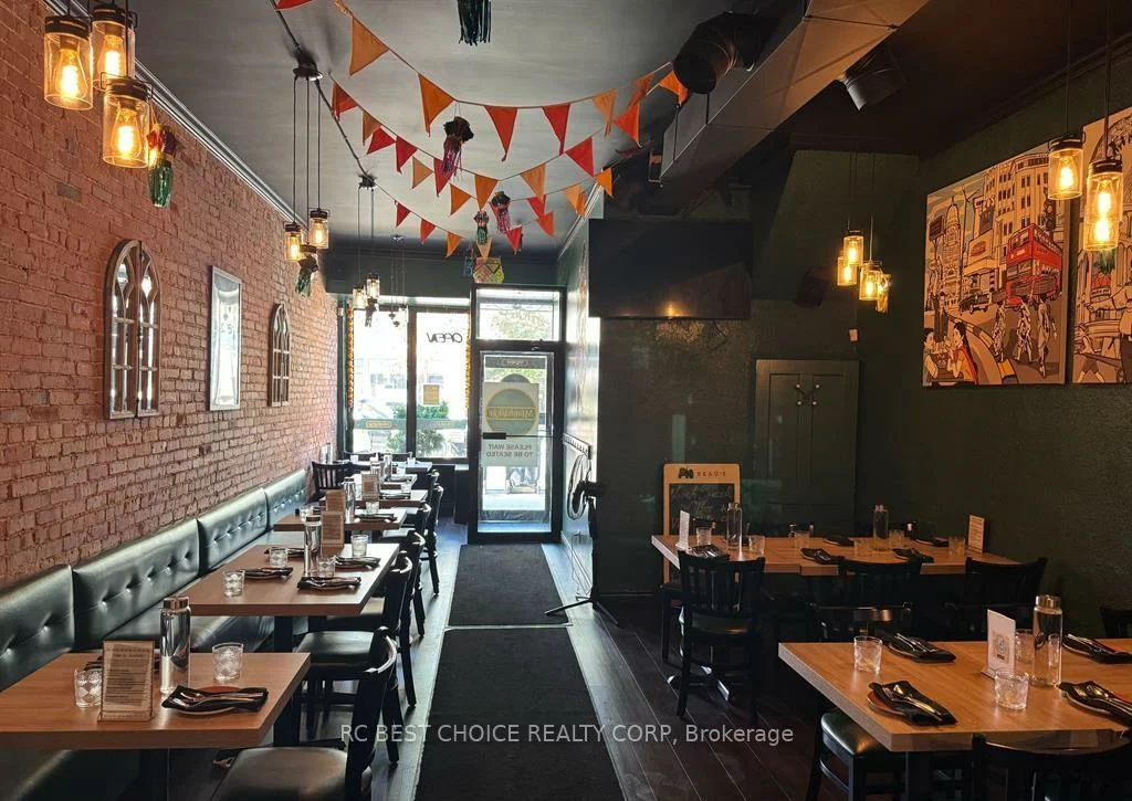 1063, Bloor, Dufferin Grove, Toronto