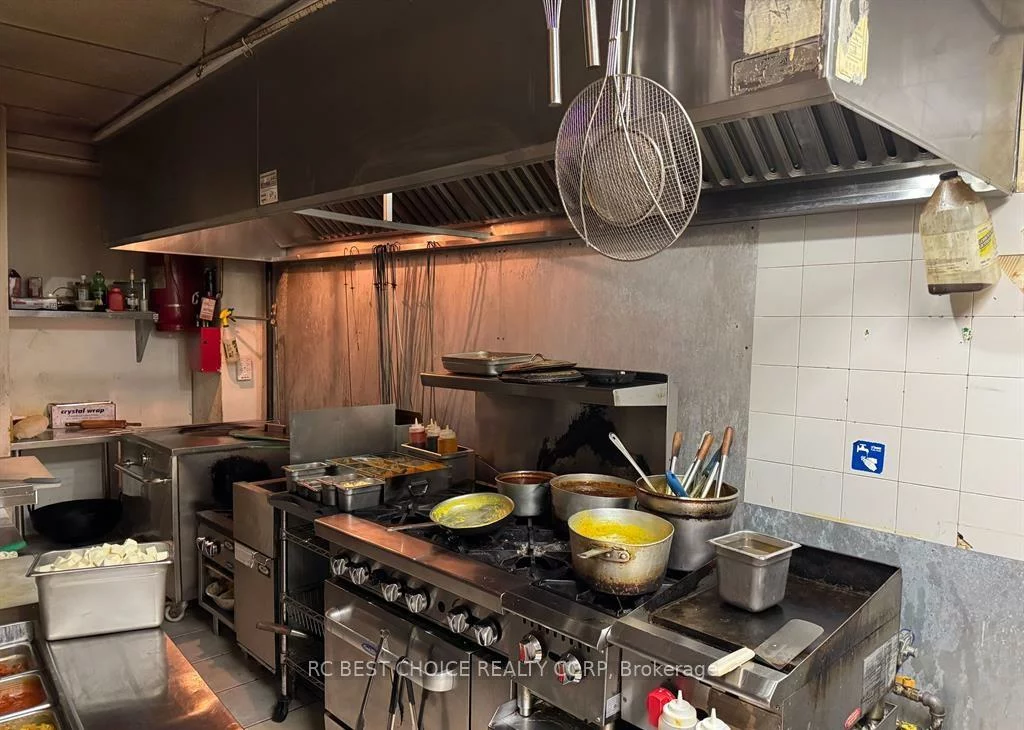 1063, Bloor, Dufferin Grove, Toronto