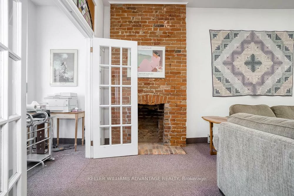 157, Gerrard, Moss Park, Toronto