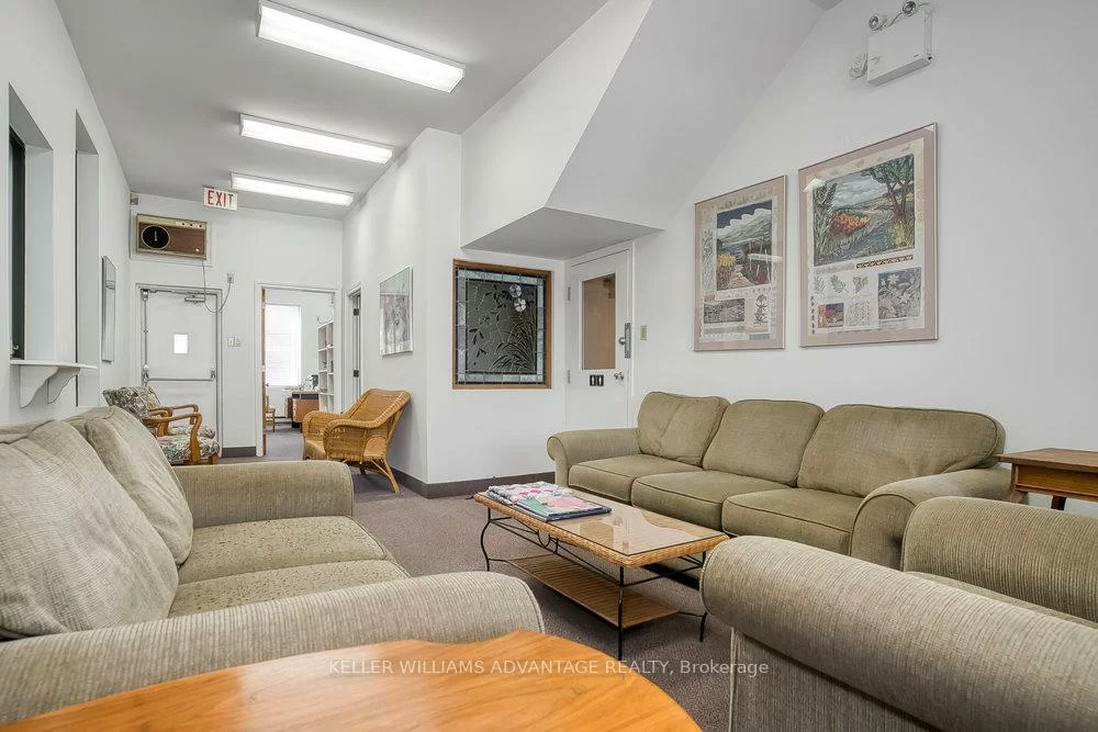 157, Gerrard, Moss Park, Toronto