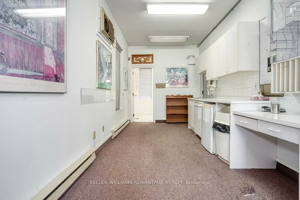 157, Gerrard, Moss Park, Toronto