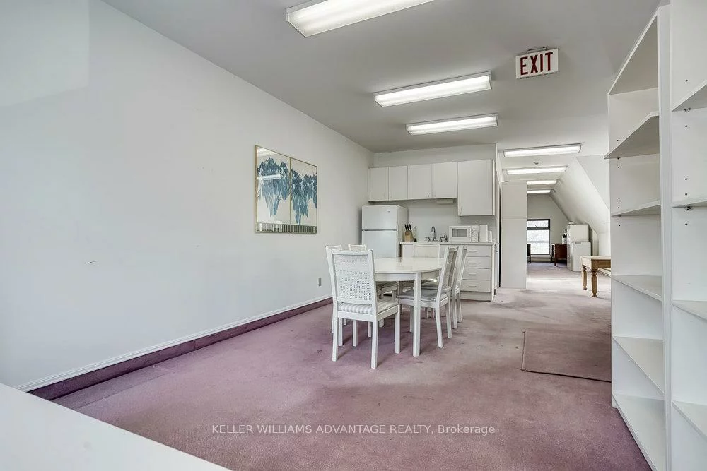 157, Gerrard, Moss Park, Toronto