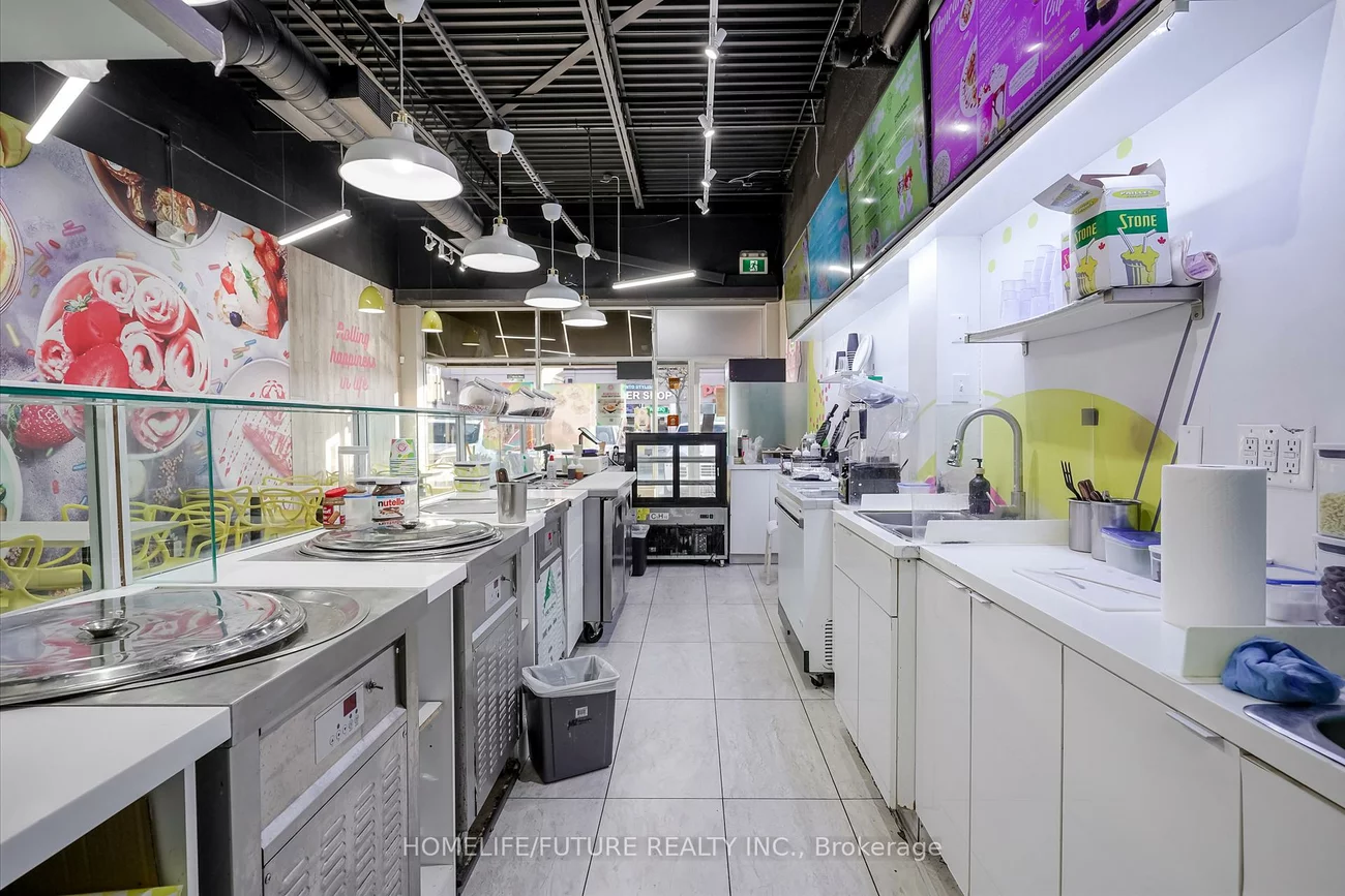 62, Overlea, Thorncliffe Park, Toronto