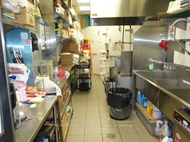 5650, Yonge, Newtonbrook West, Toronto