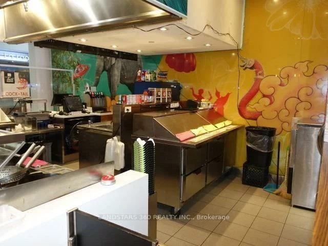 5650, Yonge, Newtonbrook West, Toronto