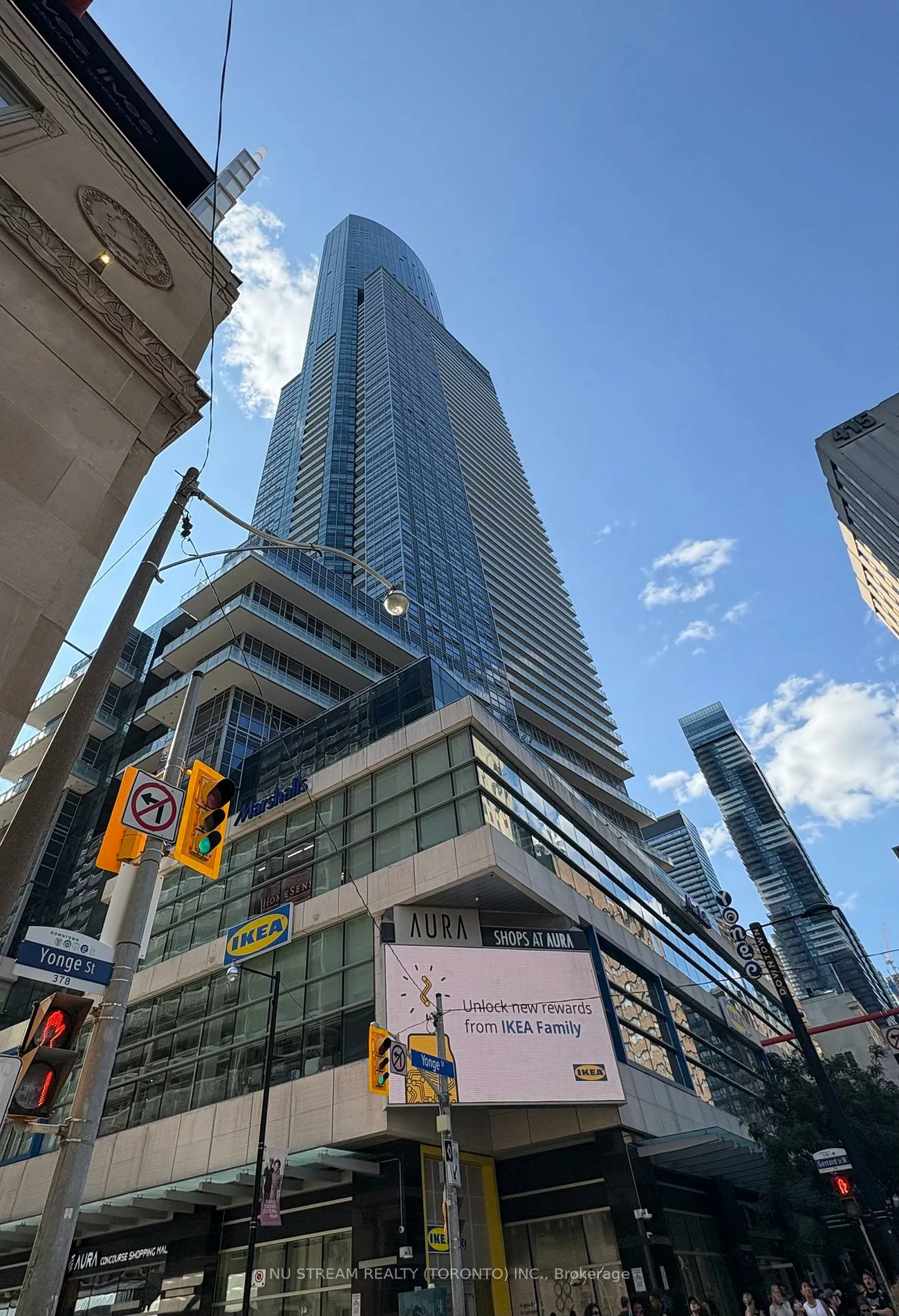 384, Yonge, Bay Street Corridor, Toronto