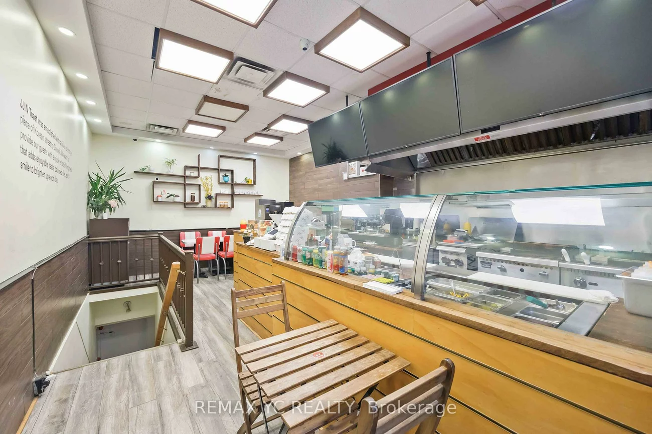 792, Bathurst, Annex, Toronto