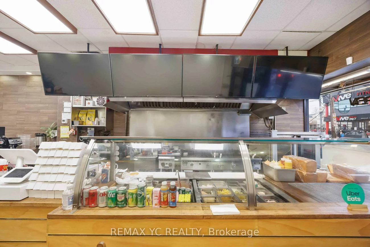 792, Bathurst, Annex, Toronto