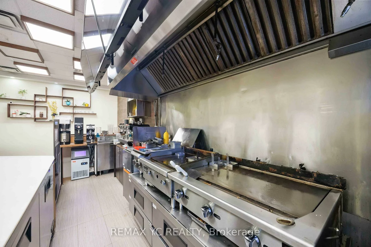 792, Bathurst, Annex, Toronto