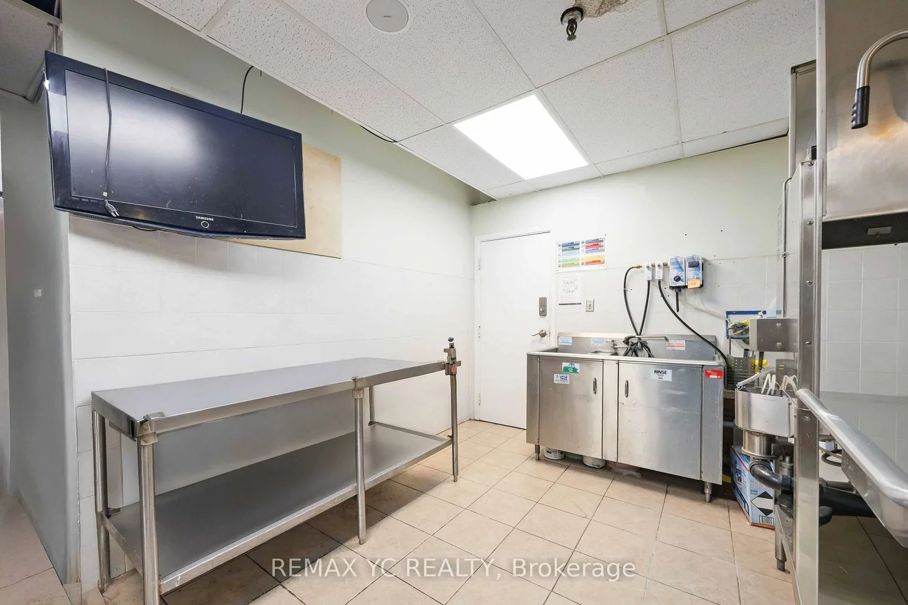 792, Bathurst, Annex, Toronto