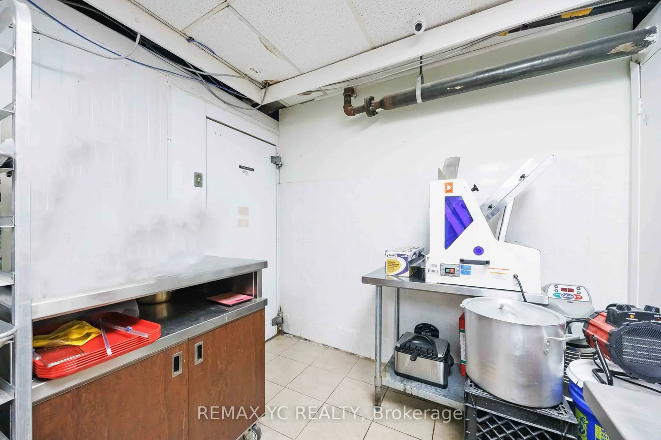 792, Bathurst, Annex, Toronto