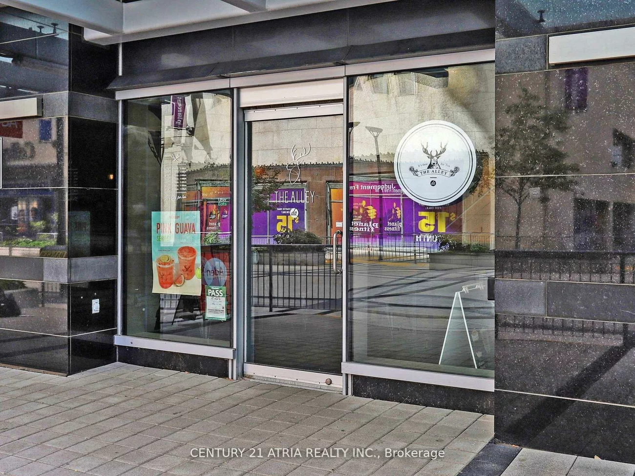 382, Yonge, Bay Street Corridor, Toronto