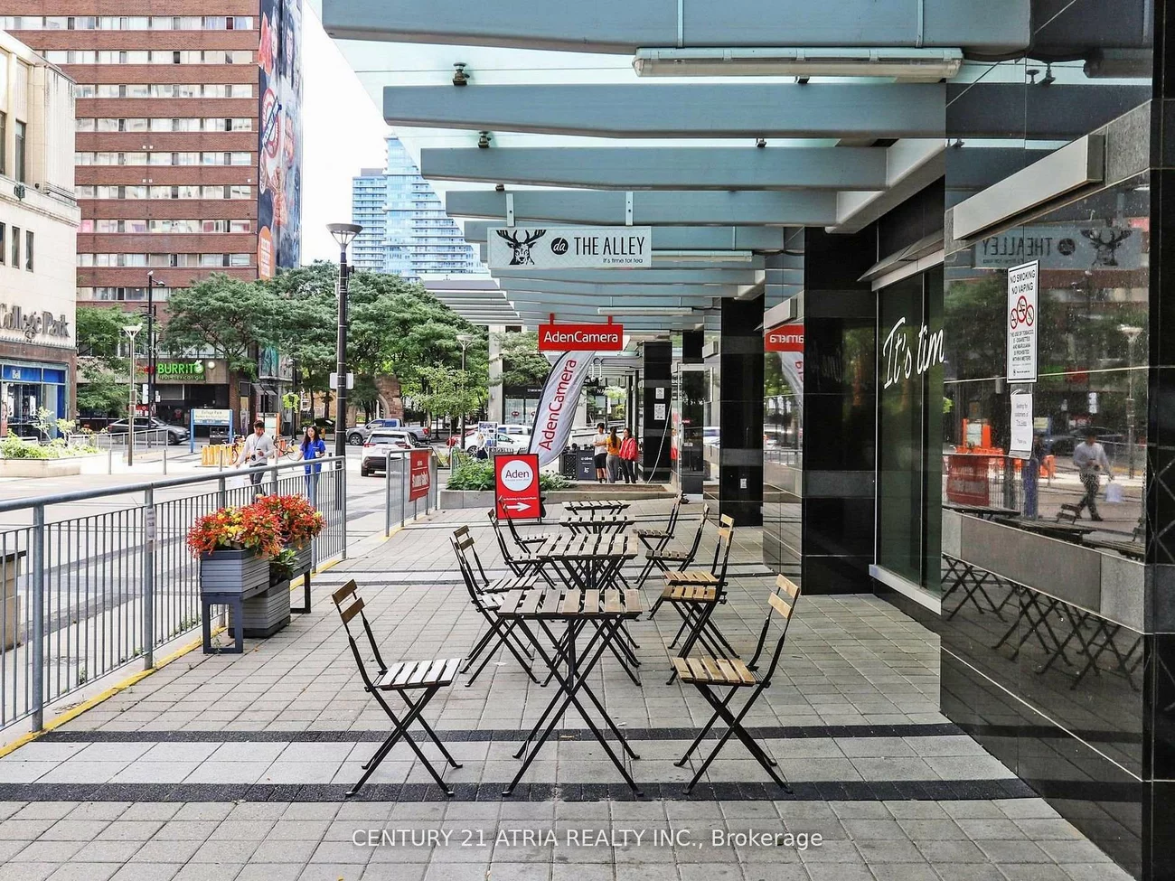 382, Yonge, Bay Street Corridor, Toronto