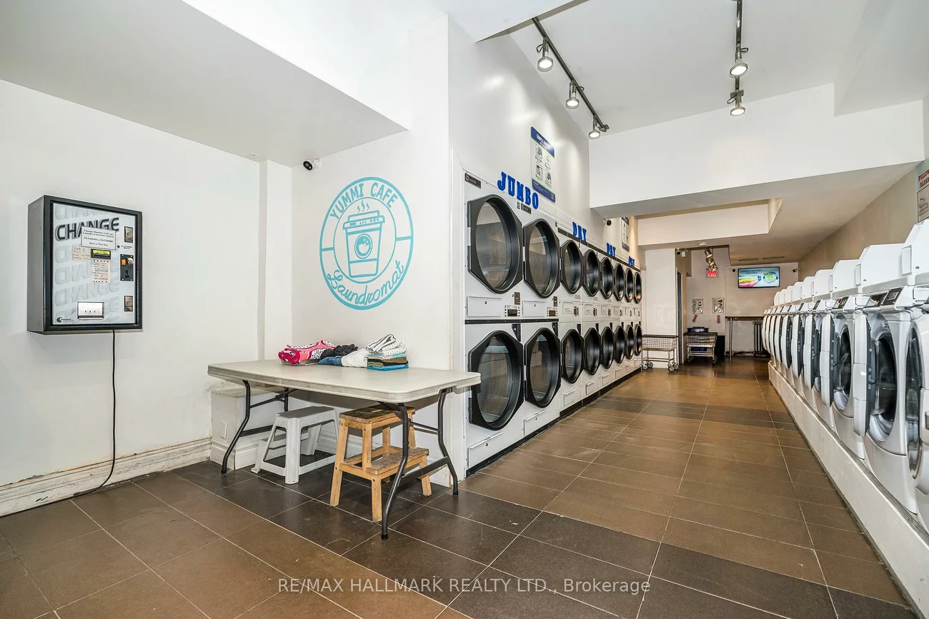 956, St Clair, Oakwood Village, Toronto