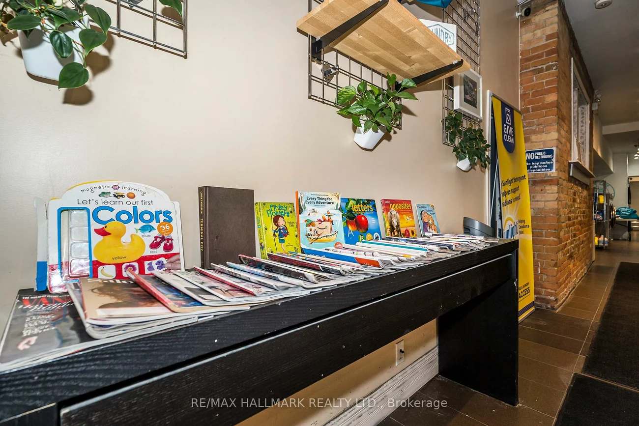 956, St Clair, Oakwood Village, Toronto