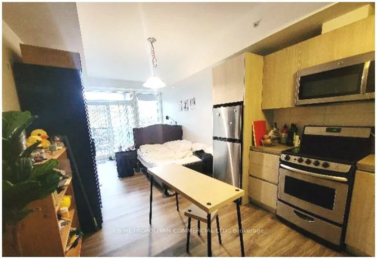 335, College, Kensington-Chinatown, Toronto