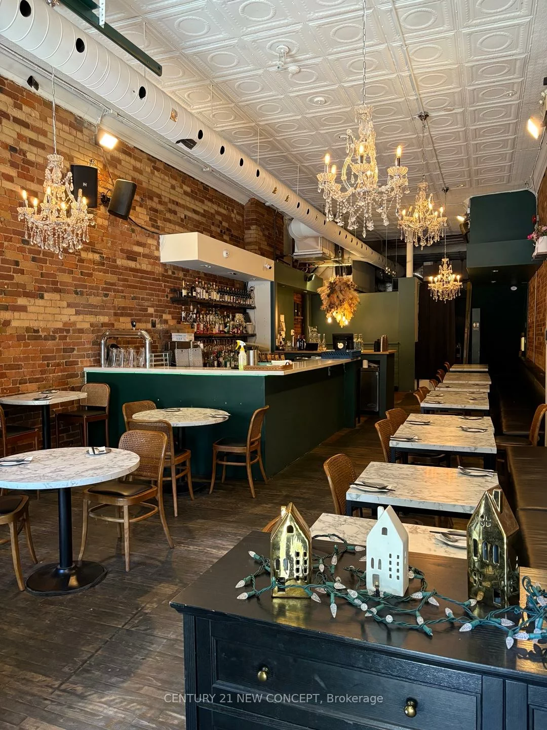 490, Queen, Kensington-Chinatown, Toronto