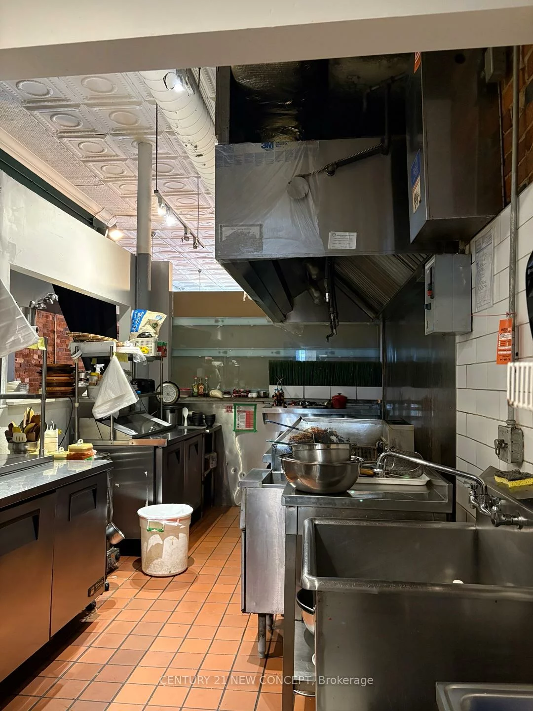 490, Queen, Kensington-Chinatown, Toronto