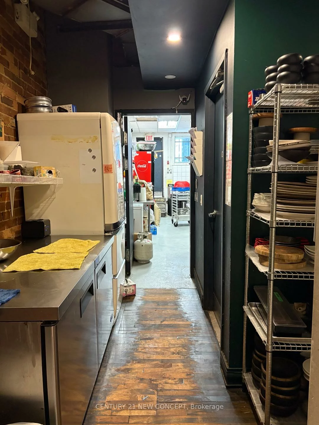 490, Queen, Kensington-Chinatown, Toronto