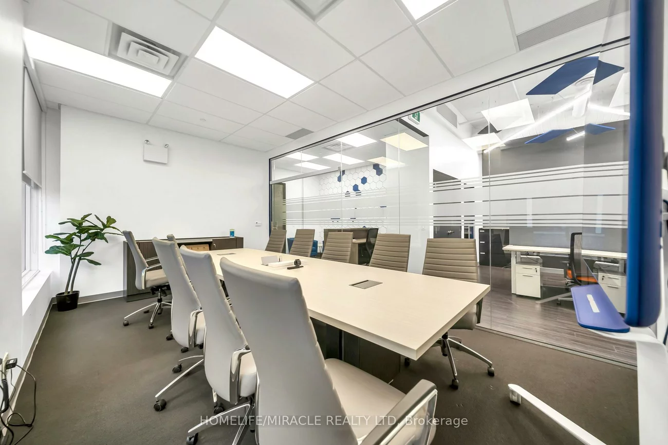 130, Queens, Waterfront Communities C8, Toronto