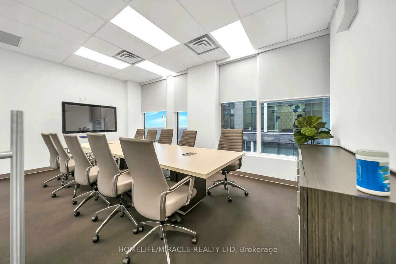 130, Queens, Waterfront Communities C8, Toronto