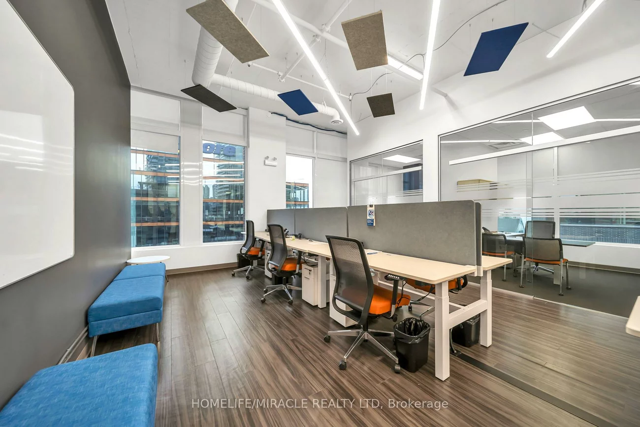 130, Queens, Waterfront Communities C8, Toronto