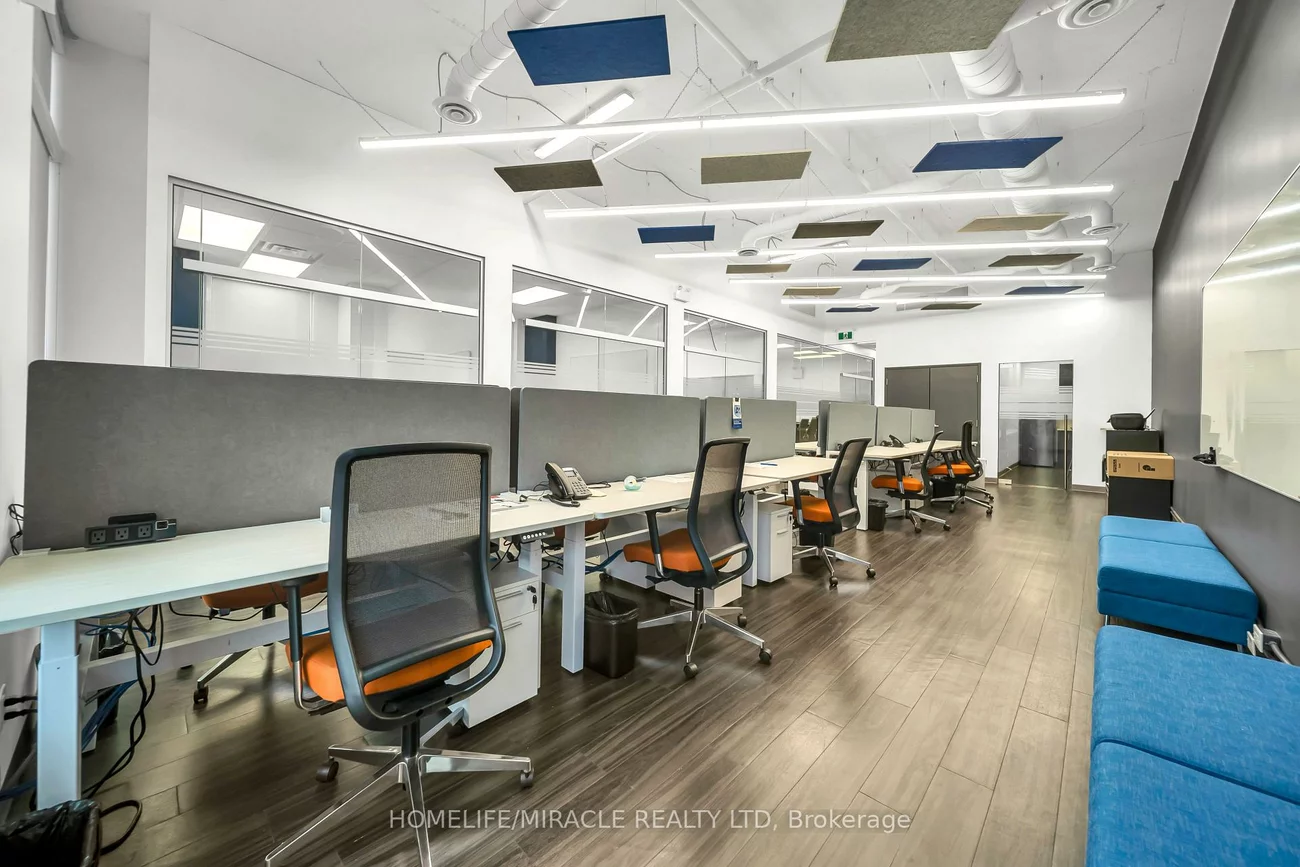 130, Queens, Waterfront Communities C8, Toronto