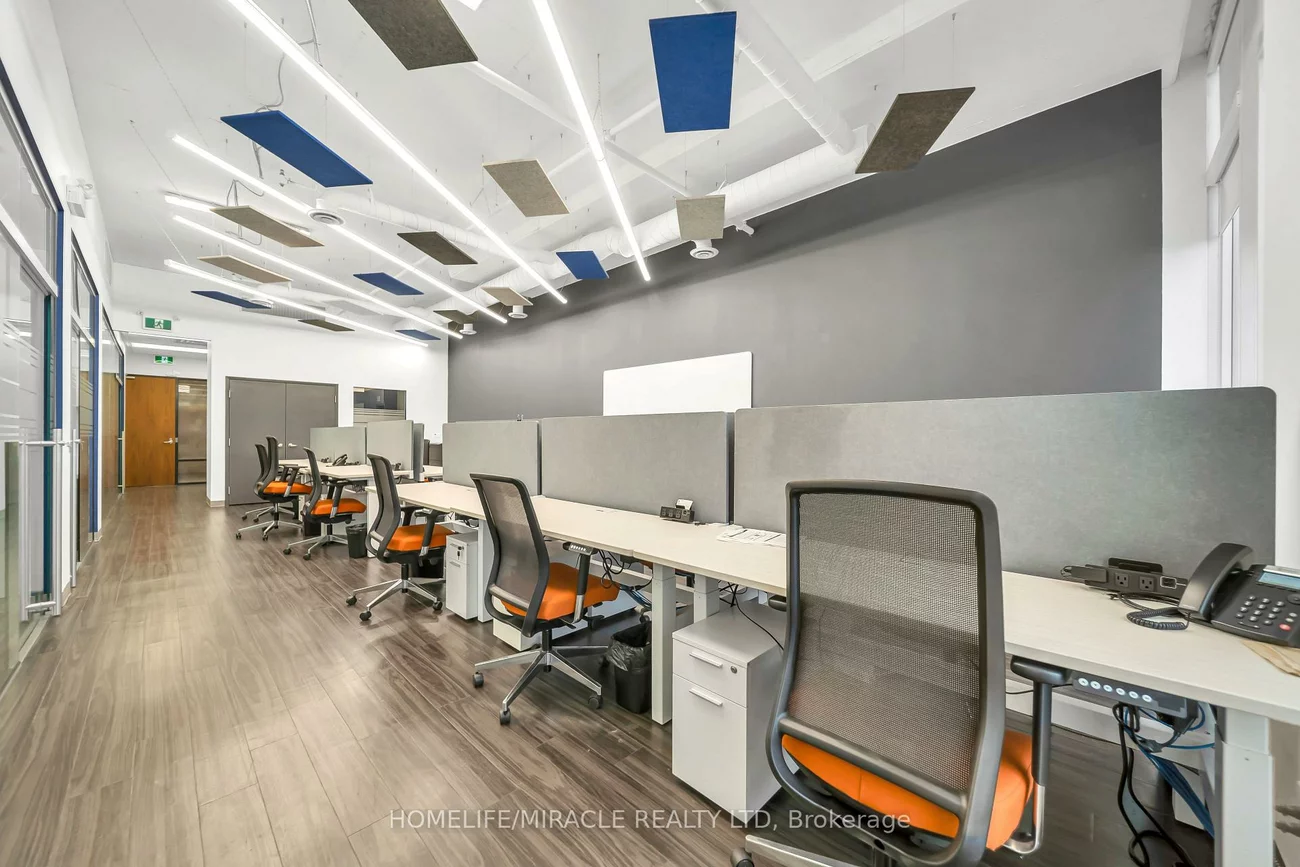 130, Queens, Waterfront Communities C8, Toronto