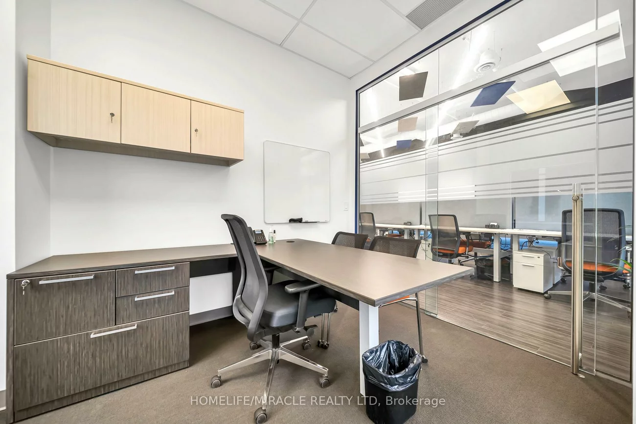 130, Queens, Waterfront Communities C8, Toronto