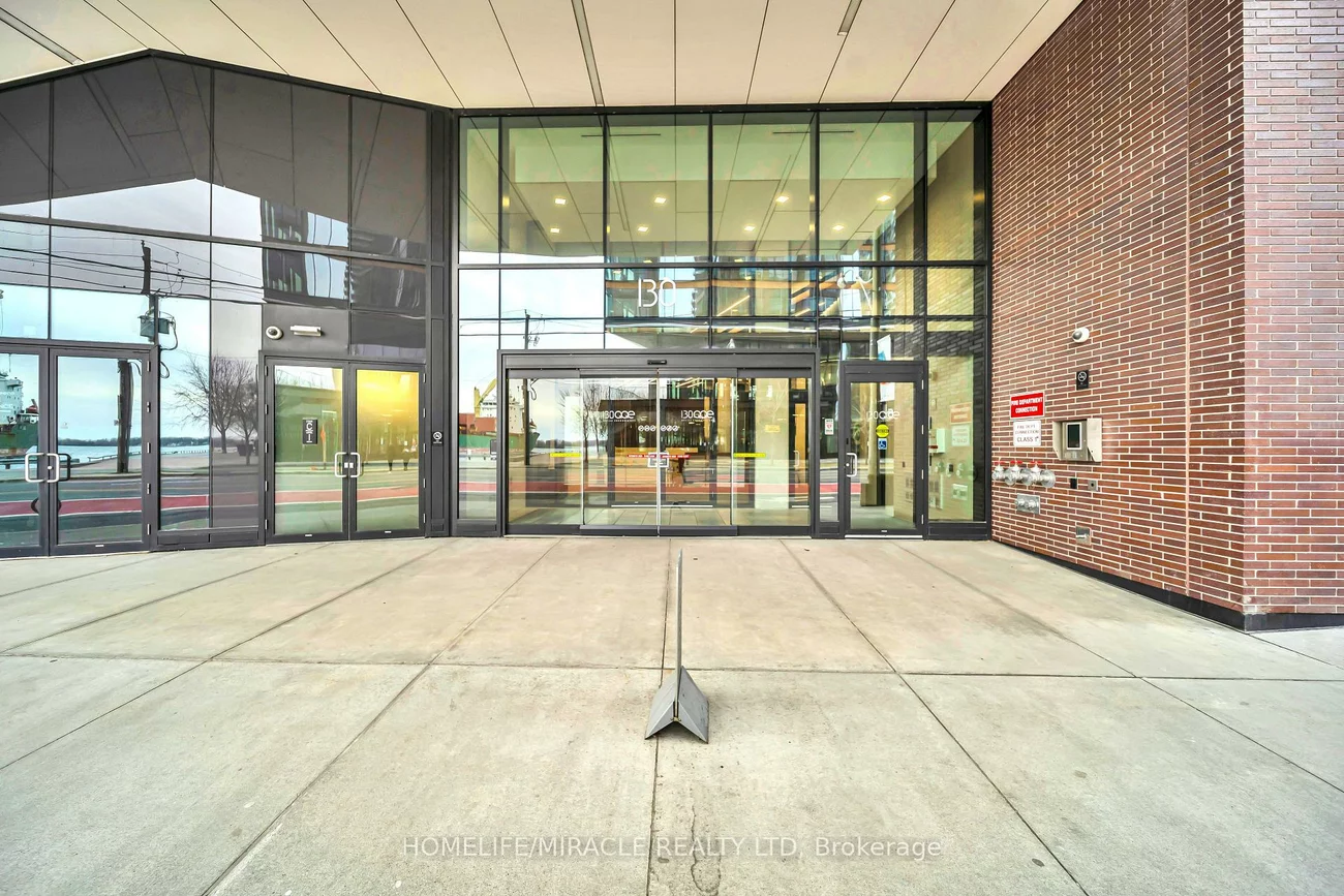 130, Queens, Waterfront Communities C8, Toronto