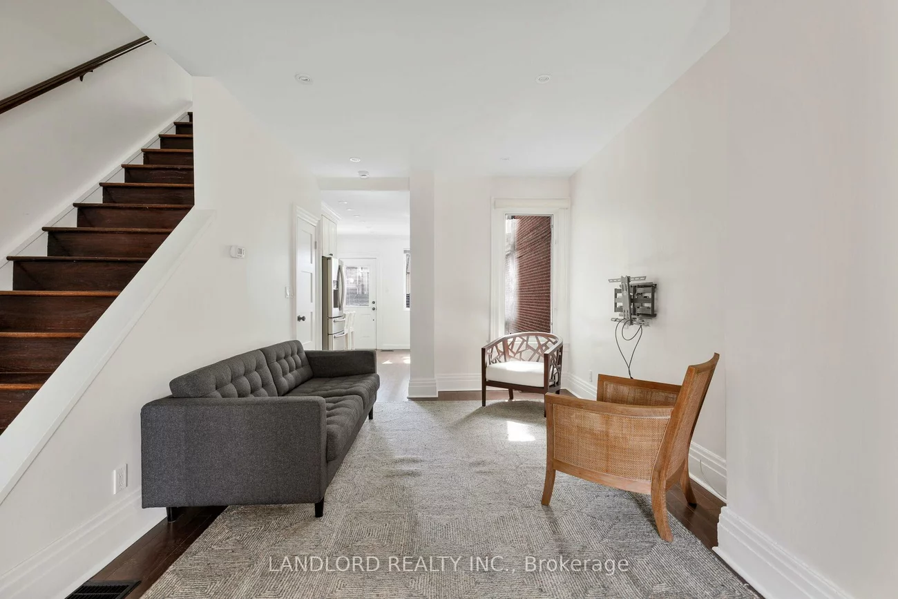 107A, Scollard, Annex, Toronto