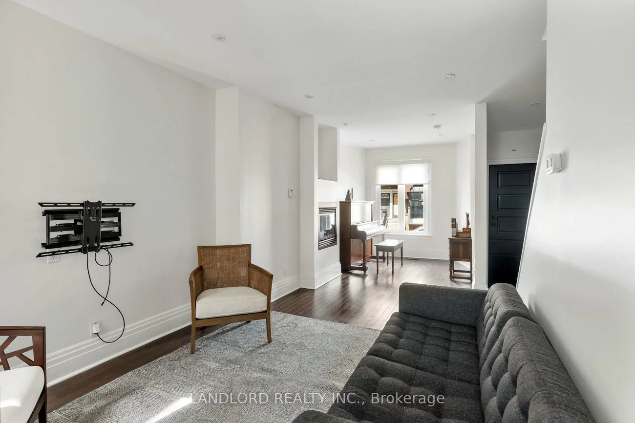 107A, Scollard, Annex, Toronto