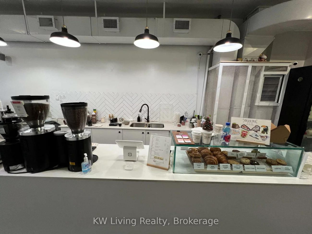 281, Dundas, Kensington-Chinatown, Toronto