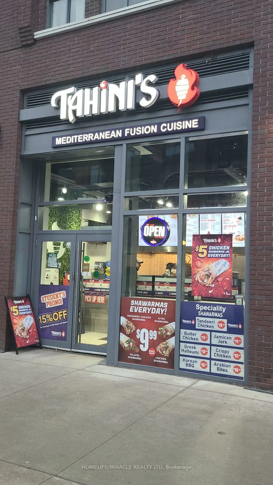 233, College, Kensington-Chinatown, Toronto