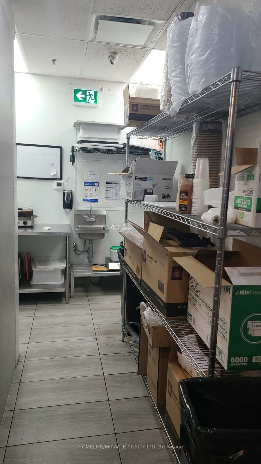 233, College, Kensington-Chinatown, Toronto