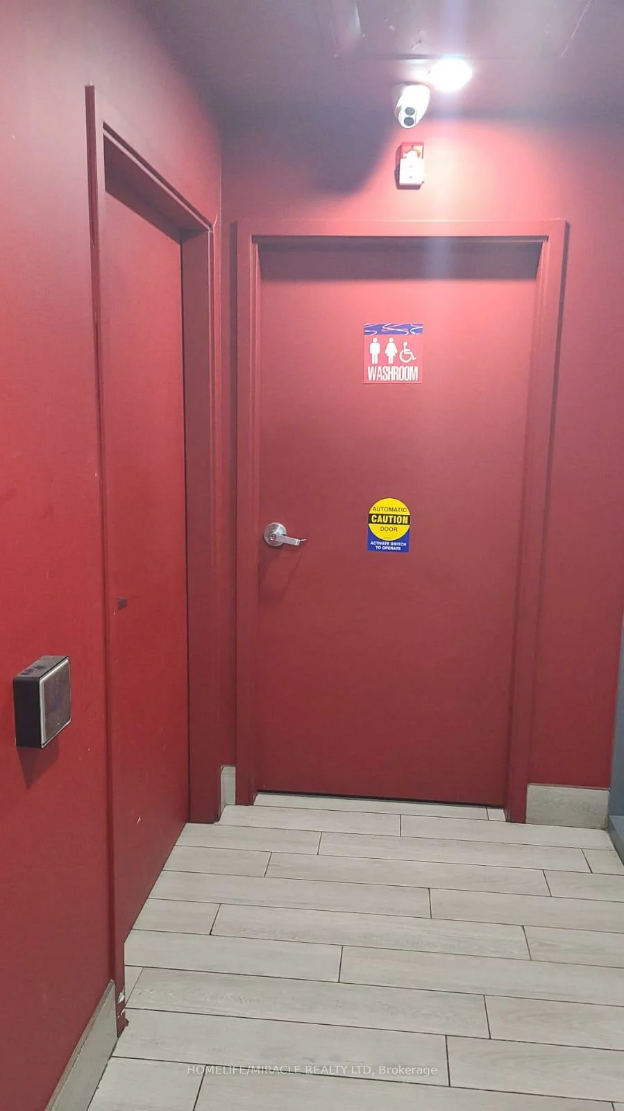 233, College, Kensington-Chinatown, Toronto