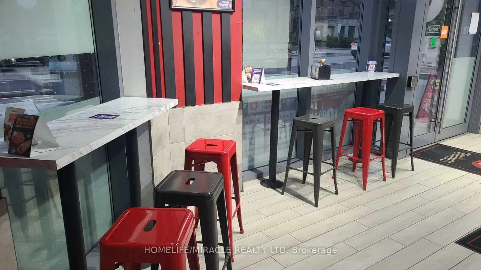 233, College, Kensington-Chinatown, Toronto