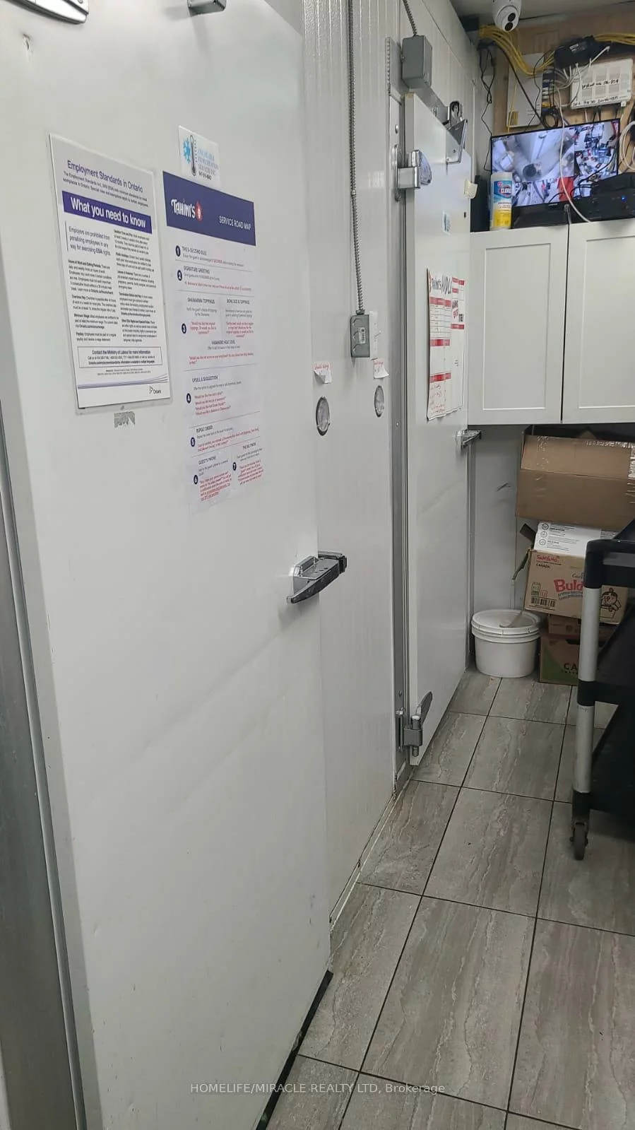 233, College, Kensington-Chinatown, Toronto