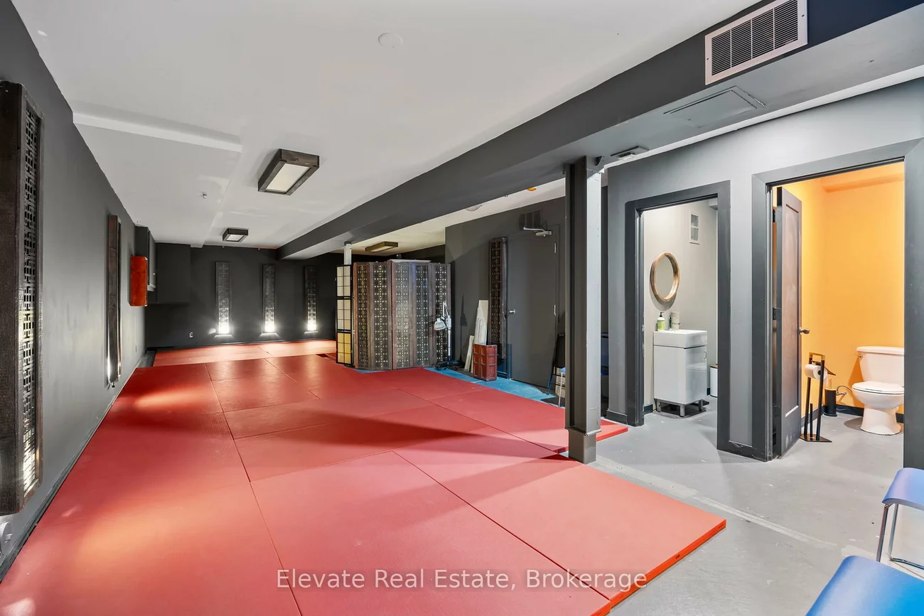 846, College, Palmerston-Little Italy, Toronto