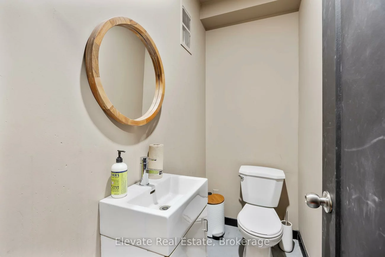 846, College, Palmerston-Little Italy, Toronto