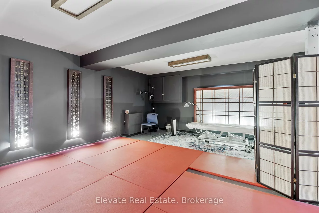 846, College, Palmerston-Little Italy, Toronto