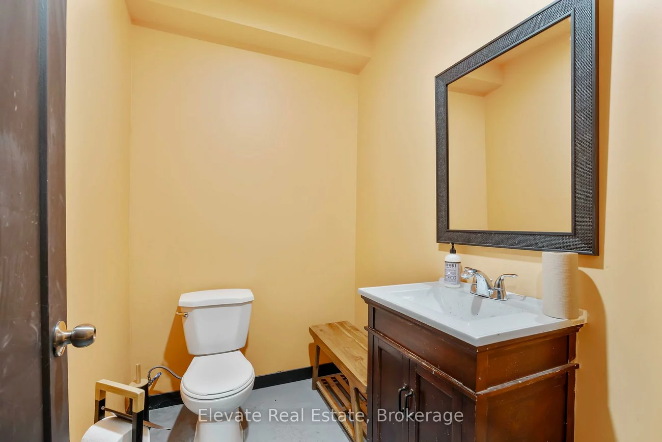 846, College, Palmerston-Little Italy, Toronto