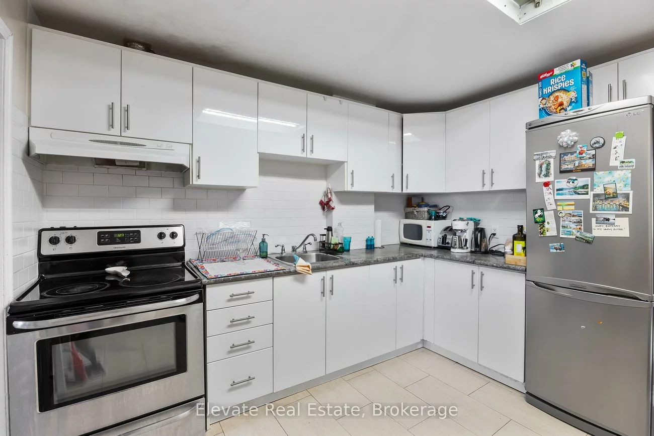 846, College, Palmerston-Little Italy, Toronto