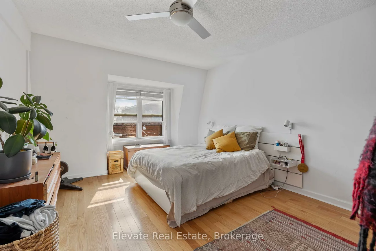 846, College, Palmerston-Little Italy, Toronto