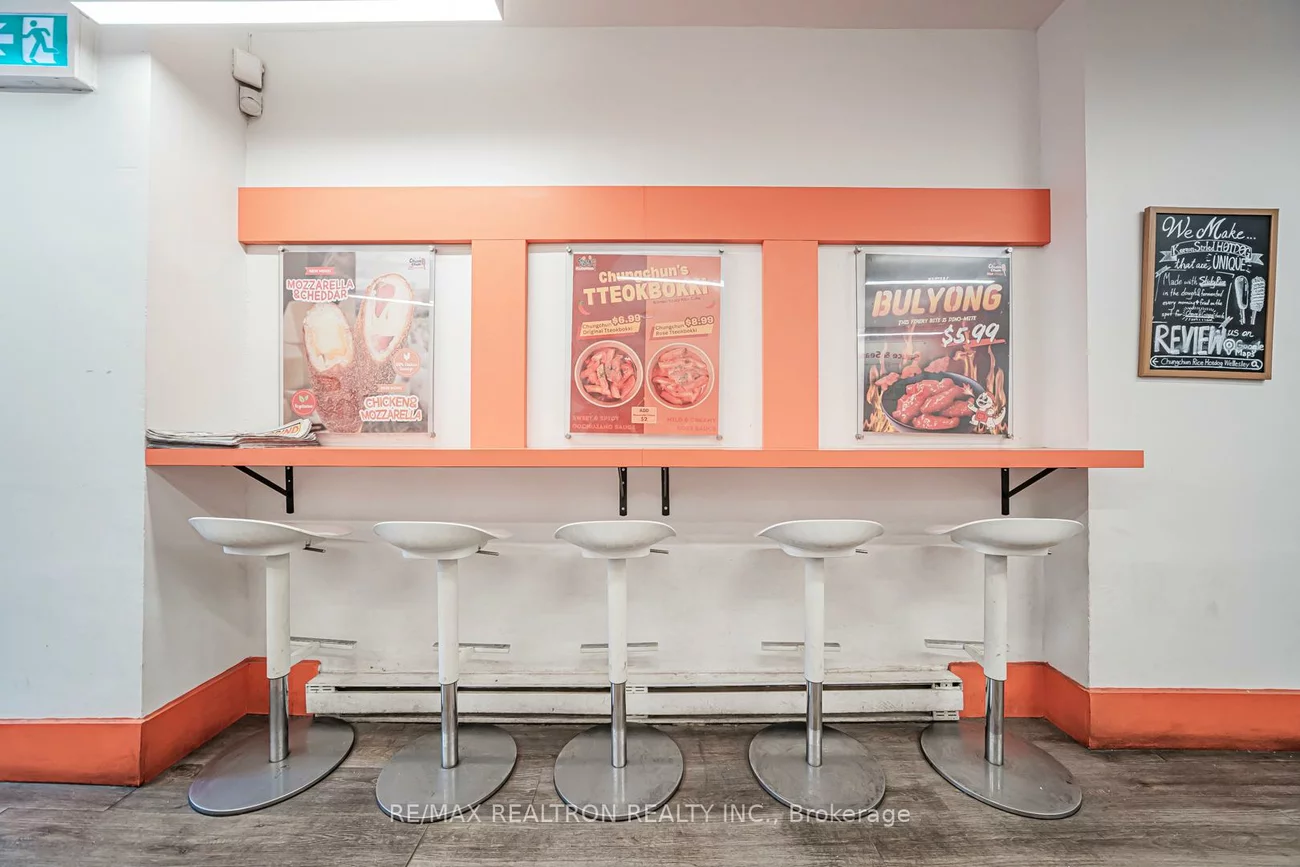 582, Yonge, Bay Street Corridor, Toronto