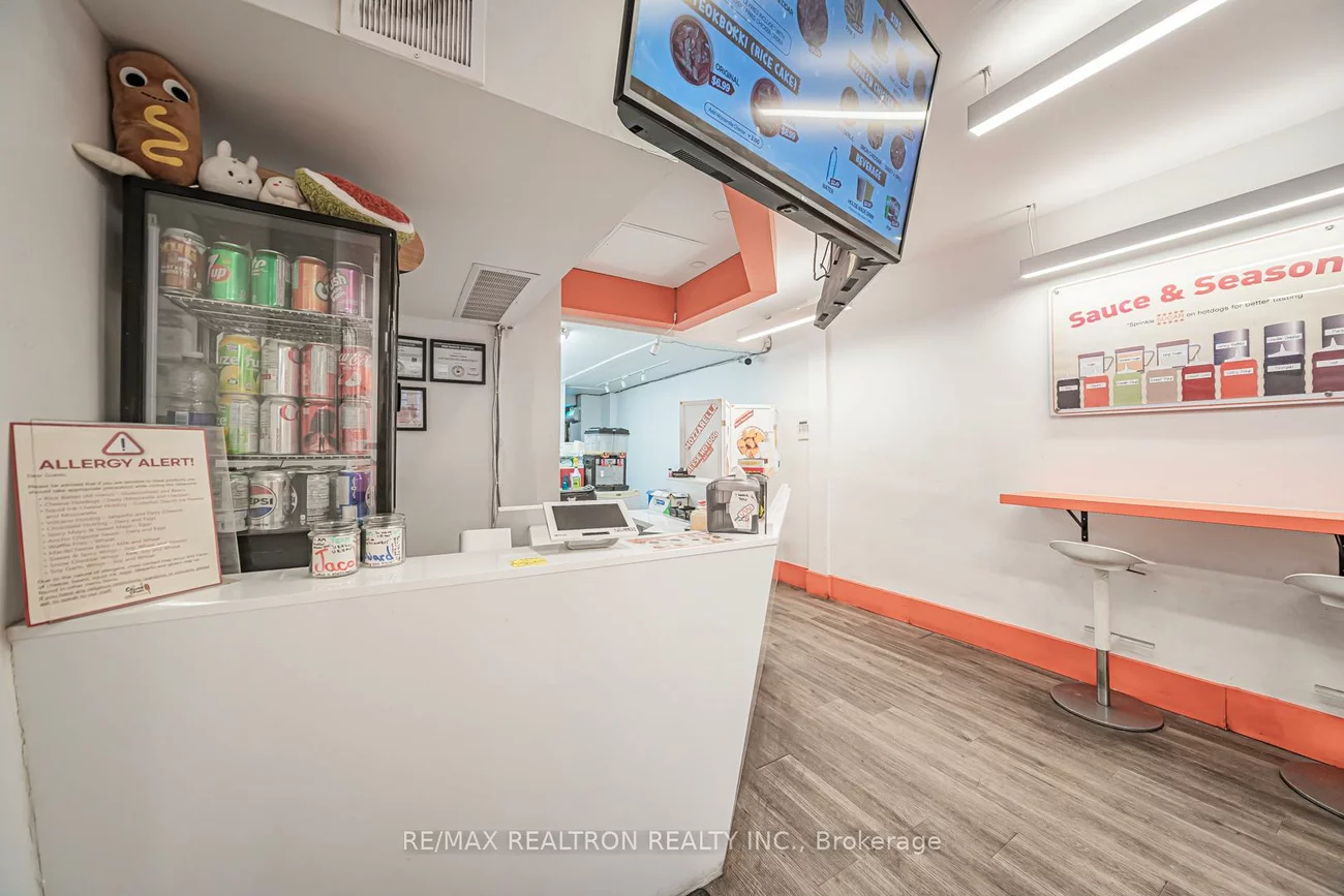 582, Yonge, Bay Street Corridor, Toronto