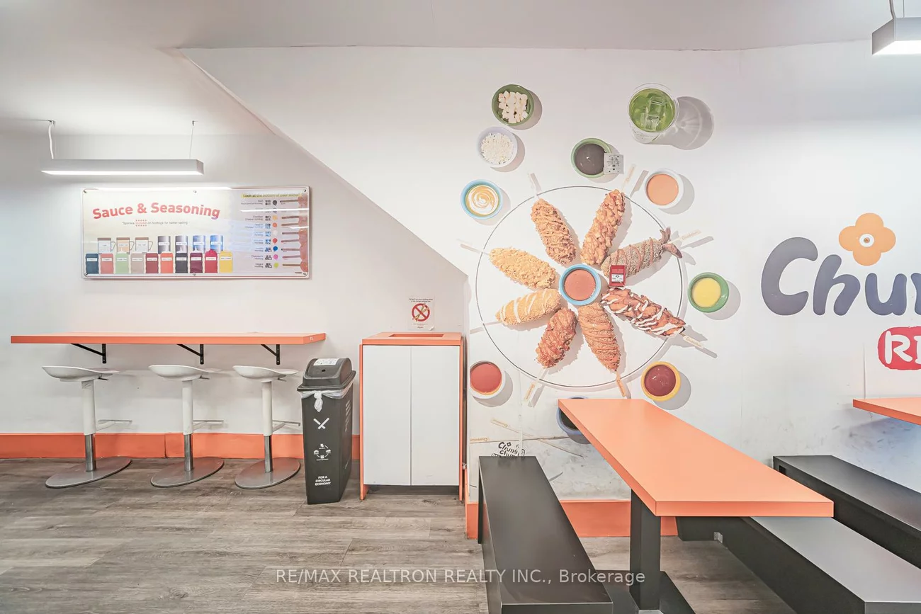 582, Yonge, Bay Street Corridor, Toronto