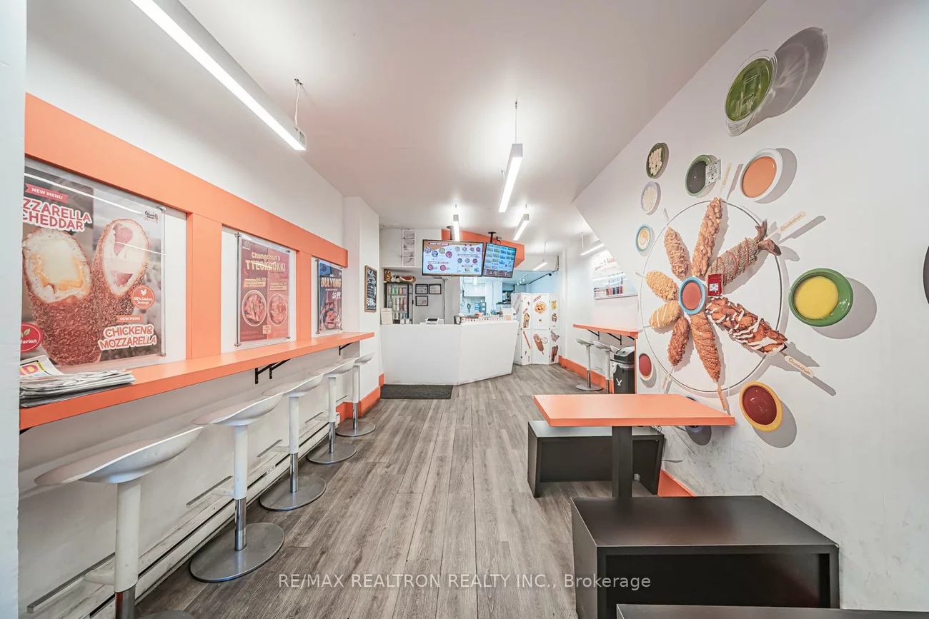 582, Yonge, Bay Street Corridor, Toronto