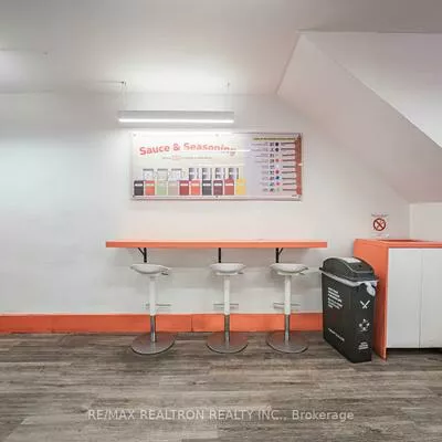 582, Yonge, Bay Street Corridor, Toronto